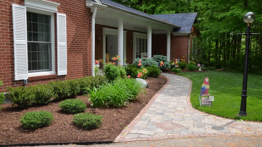 Choosing the Right Mulch for Your Yard | Angie's List